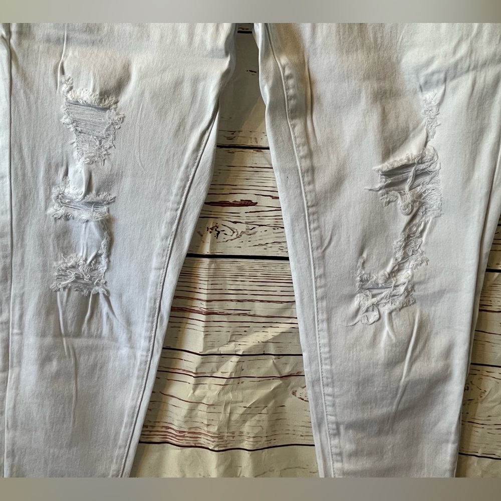NWT KANCAN Mid Rise Ankle Skinny White Jeans Size 13/30 Ripped front - Picture 2 of 8